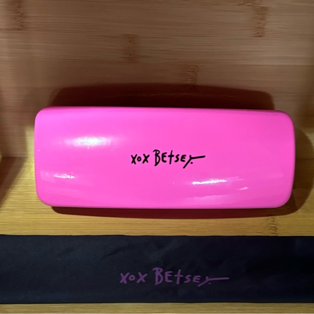 Xox Betsy pink Case only!  Never used!
